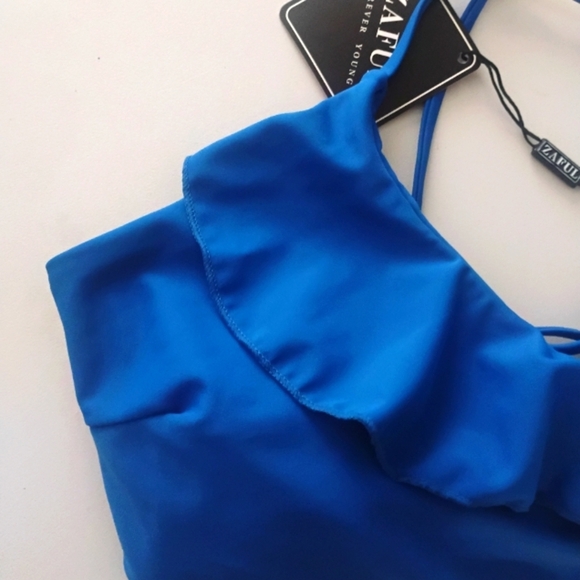 ZAFUL Ruffle Women Scoop Neck Swimsuits Lace Up Bikini Top Only. Size 8-10 - Picture 6 of 14